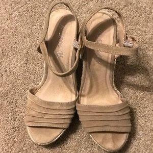 aldo nude wedges